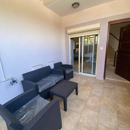Star 6 Apartment *
