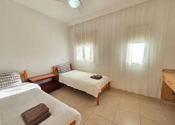 Star 6 * Λεμεσός